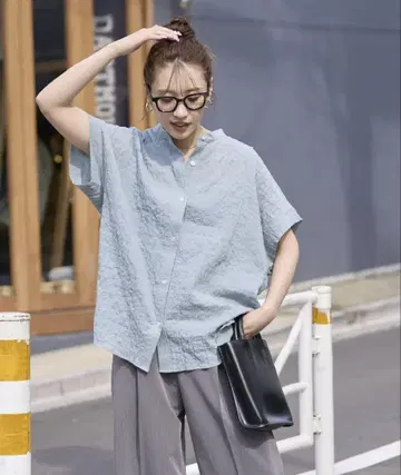 FREAK'S STORE 내추럴 뽀글이 프렌치 슬리브 블라우스