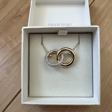 Swarovski 후프 귀걸이와 목걸이 세트