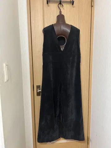 블랙 올인원 V넥