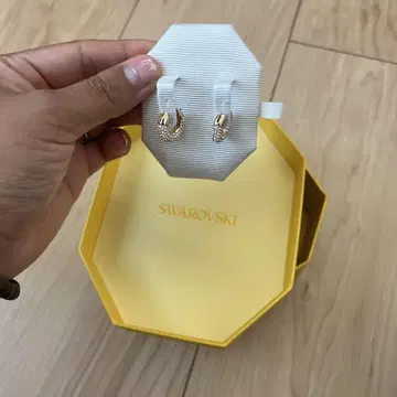 Swarovski 골드 후프 이어링