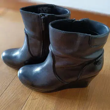 LACOSTE 웨지솔 사이드 지퍼 숏부츠 US 6