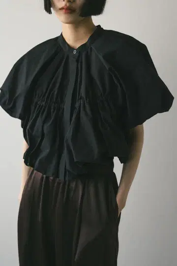 STYLEMIXER 개더 숏 블라우스