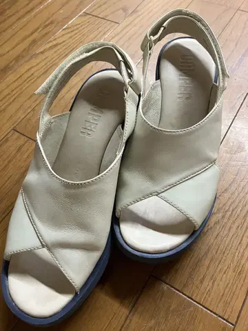 캠퍼 가죽 샌들 35