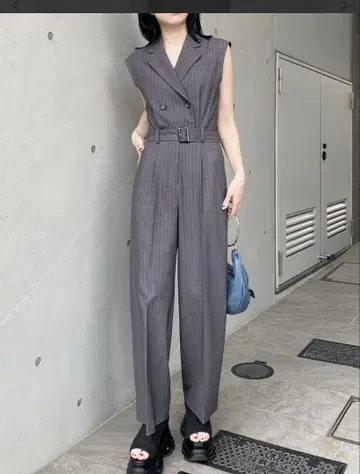 MURUA 테일러드 슬리브리스 올인원