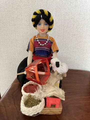 과테말라 전통 의상 바비 인형