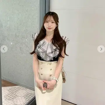 LILLIAN CARAT 티어드 튤 도킹 상의