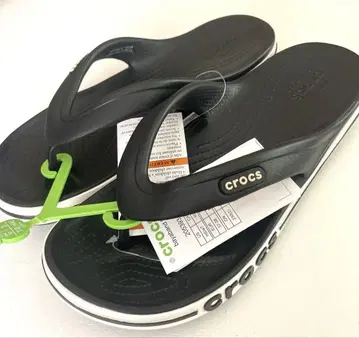 미사용 새상품 crocs 블랙 비치 샌들