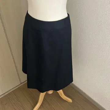 UNITED ARROWS 블랙 플레어 스커트 사이즈 40
