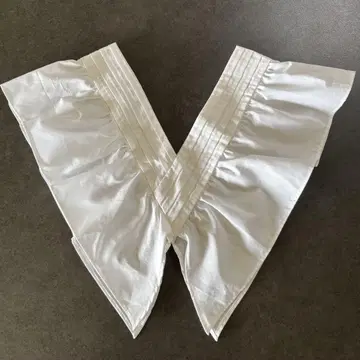 [새상품] 핸드메이드 탈착식 옷깃 화이트 폴리코튼 개더 x 턱 화이트