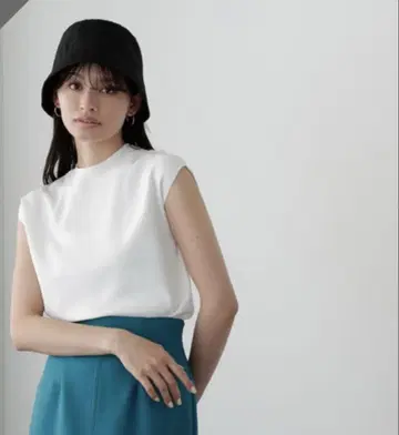 프렌치 슬리브 상의
