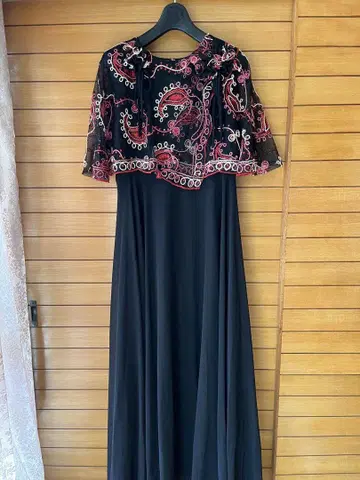 블랙 롱 드레스 케이프 스타일