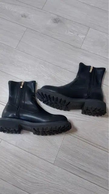 블랙 숏부츠 지퍼