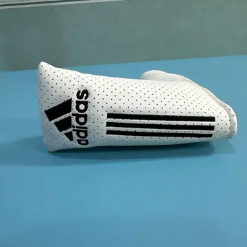 빈티지 새상품 adidas 퍼터용 골프헤드커버 화이트