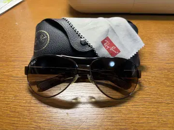 Ray-Ban 티어드롭 브라운