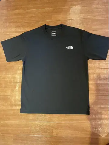THE NORTH FACE 블랙 티셔츠 NT32108
