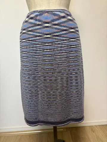 새상품급 MISSONI 스트라이프 패턴 타이트 스커트 42