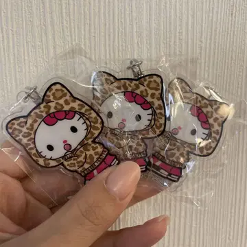 헬로키티 레오파드 무늬 아크릴 키링 3세트