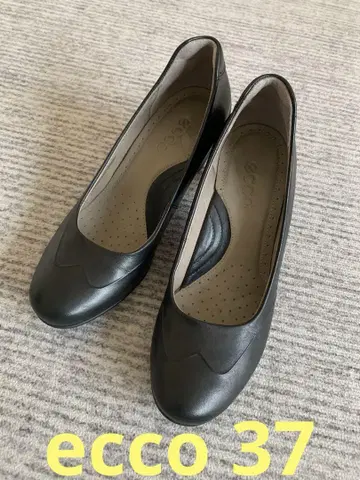 에코 블랙 펌프스 37