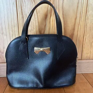 NINA RICCI 블랙 가죽 핸드백