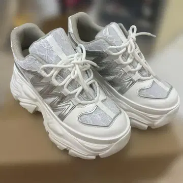 플랫폼 청키 스니커즈 통굽