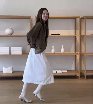 monoha 화이트 플레어 스커트