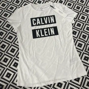 미사용 새상품 CALVIN KLEIN 반팔 티셔츠 화이트 캘빈클라인