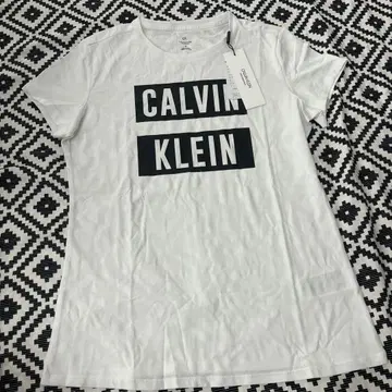 미사용 새상품 CALVIN KLEIN 반팔 T셔츠 화이트 캘빈클라인