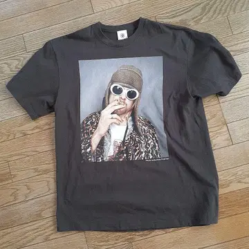 CULTURE SUPPLY 커트 코베인 T셔츠 L 사이즈 흑먹색