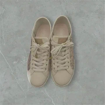+DIANA 꽃무늬 화이트 스니커즈 24.5cm