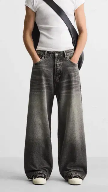 ZARA 슈퍼 배기 핏 청바지 새상품 택 포함 40 사이즈