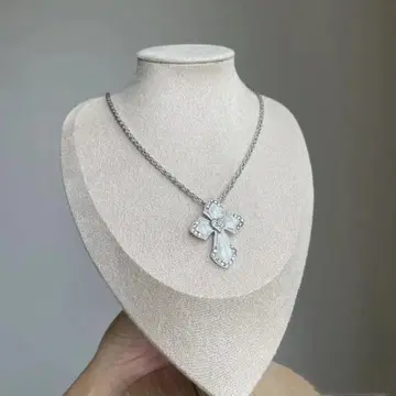 새상품 버킷 다이아 크로스 목걸이 실버 아발란치