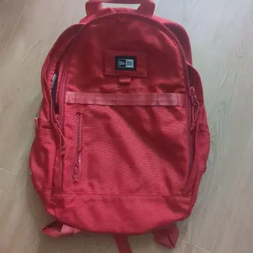 NEW ERA 레드 백팩