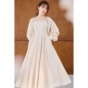 Her lip to Volume Sleeve Poplin Ensemble