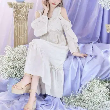 Rady 오프숄더 프릴 소매 화이트 롱 원피스