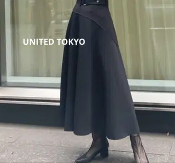 UNITED TOKYO 플레어 스커트