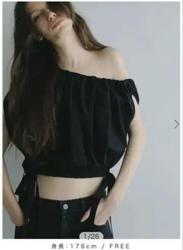 에트레토쿄 턱 개더 숏 블라우스