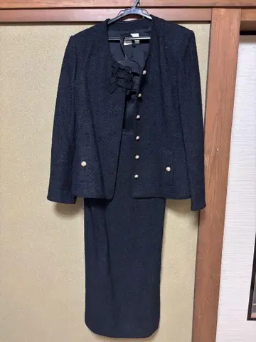 INGEBORG 블랙 스커트 셋업