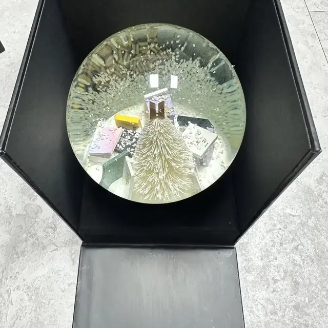 BTS merch box 스노우볼