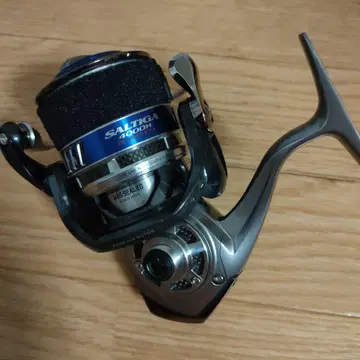 DAIWA SALTIGA 4000H 스피닝 릴