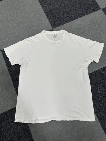 90s hanes blank tee