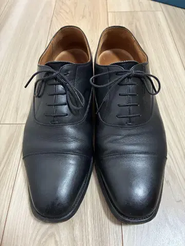 [새상품급] SCOTCH GRAIN 블랙 가죽 신발