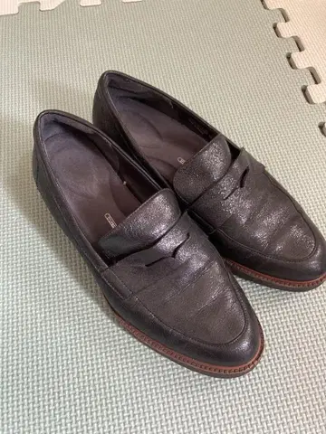 미품 ROCKPORT 블랙 가죽 로퍼 25