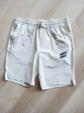 Hurley 베이지 숏팬츠
