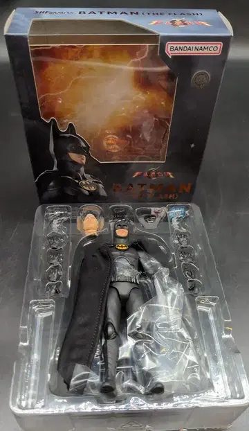 BANDAI SPIRITS S.H.Figuarts 배트맨 (더 플래시)