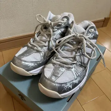 실버 데상트 피트니스 스니커즈