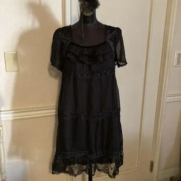 블랙 레이스 무릎 기장 원피스 반팔