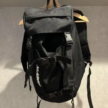 XLARGE 블랙 백팩