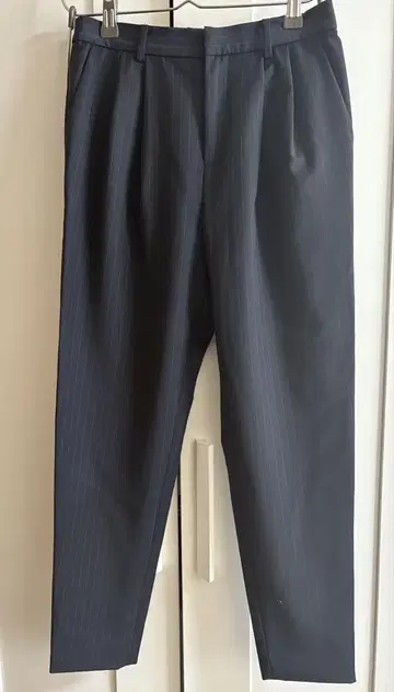 [Ballsey] 투모로우랜드 네이비 스트라이프 슬랙스 34 size