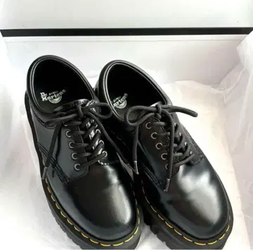 Dr.Martens (닥터마틴) 8053 QUAD