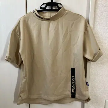 FILA 베이지 하이넥 반팔 셔츠